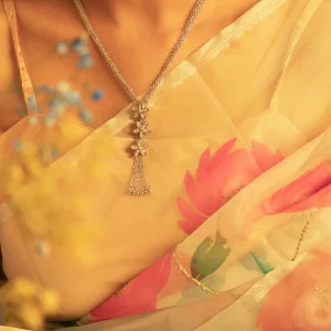 Essence Scintillating Drop Classic Earring